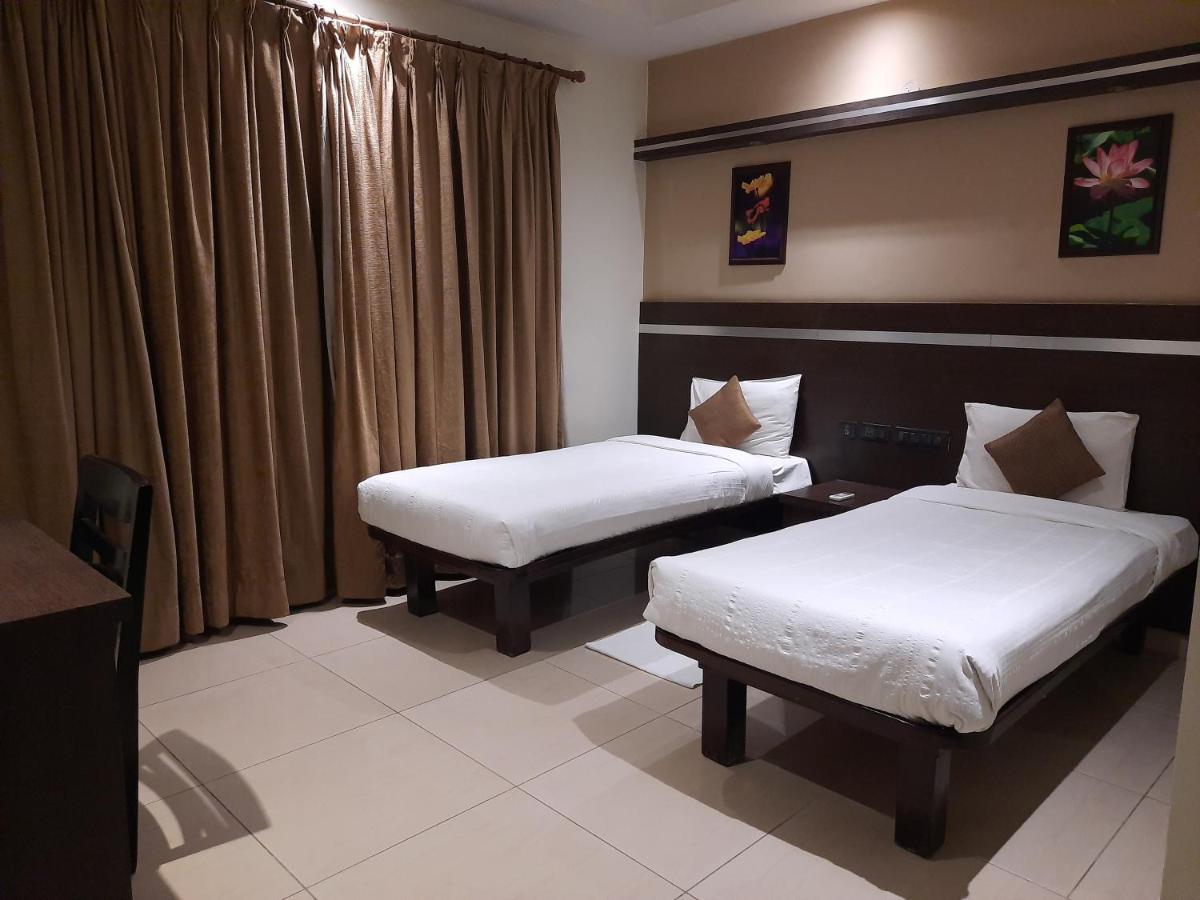 Hotel Nagarjuna Suites Бенґалуру Екстер'єр фото