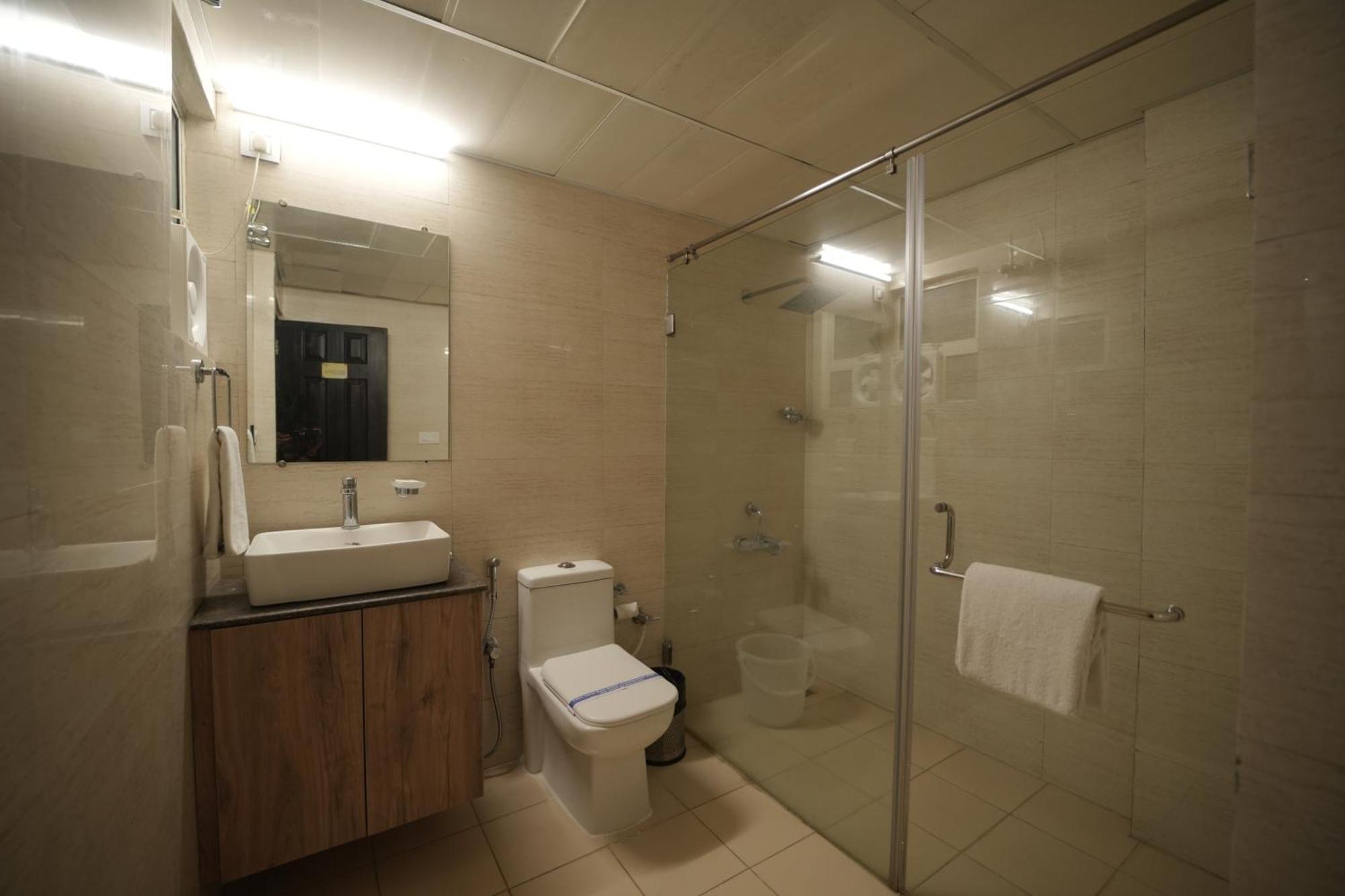 Hotel Nagarjuna Suites Бенґалуру Екстер'єр фото